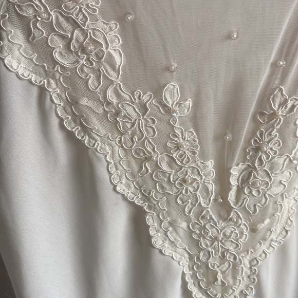 VINTAGE sheer white nightgown with lace and sequins - Picture 3 of 8